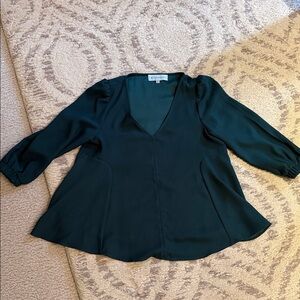 Tuckernuck Dark Green V-Neck Blouse Sz Medium
